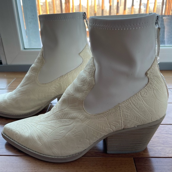 DOLCE VITA SHANTA ANKLE BOOTS - size 8.5 - Picture 2 of 5